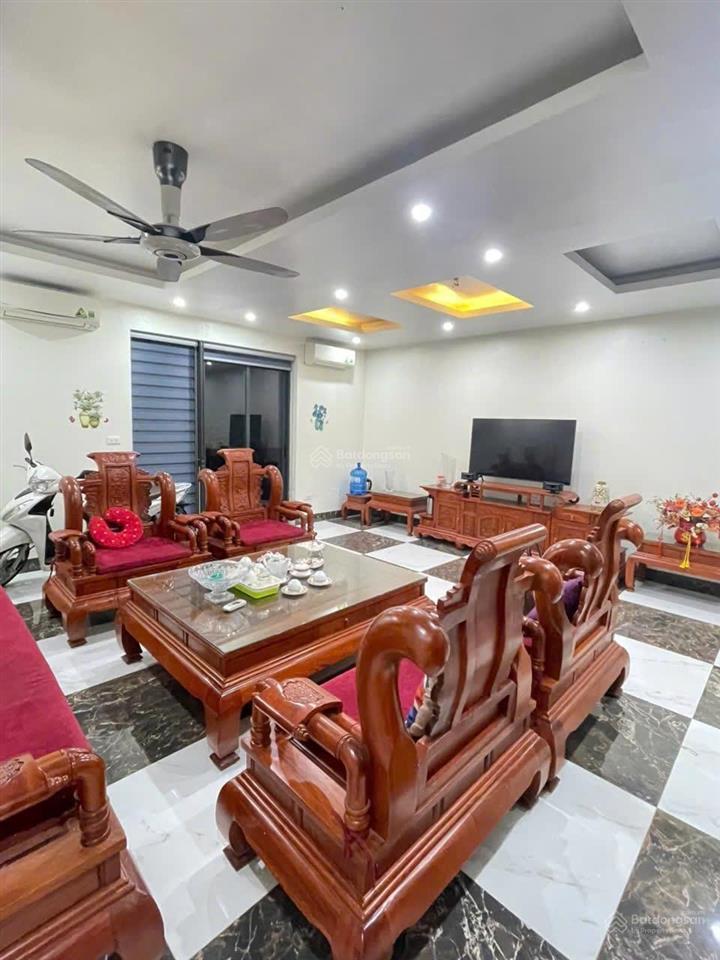 Cho thuê nguyên căn có thang máy full đồ kđt geleximco 35 triệu.  0913 034 ***