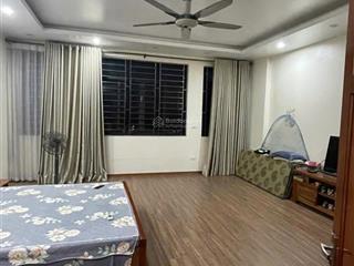 Cho thuê nguyên căn có thang máy full đồ kđt geleximco 35 triệu.  0913 034 ***