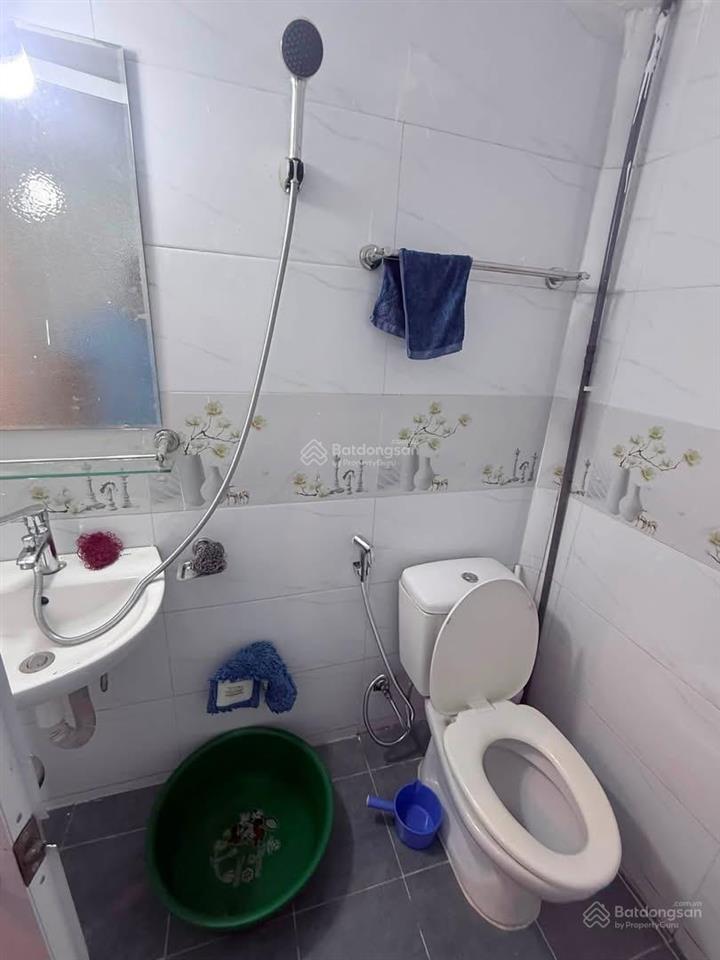Cho thuê nhà 2 tầng 3 phòng ngủ 6 triệu tại dương nội hà đông.  0913 034 ***