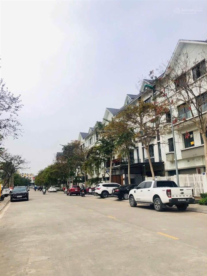Cho thuê nguyên căn kđt geleximco full điều hoà 26tr.  0913 034 ***