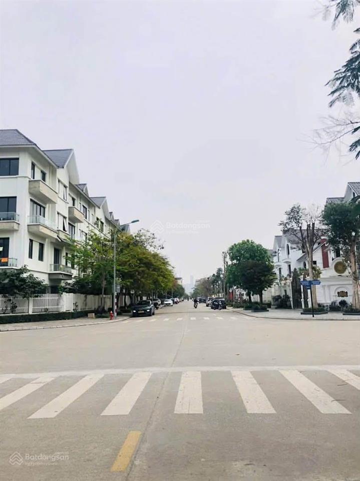Cho thuê nguyên căn kđt geleximco full điều hoà 26tr.  0913 034 ***