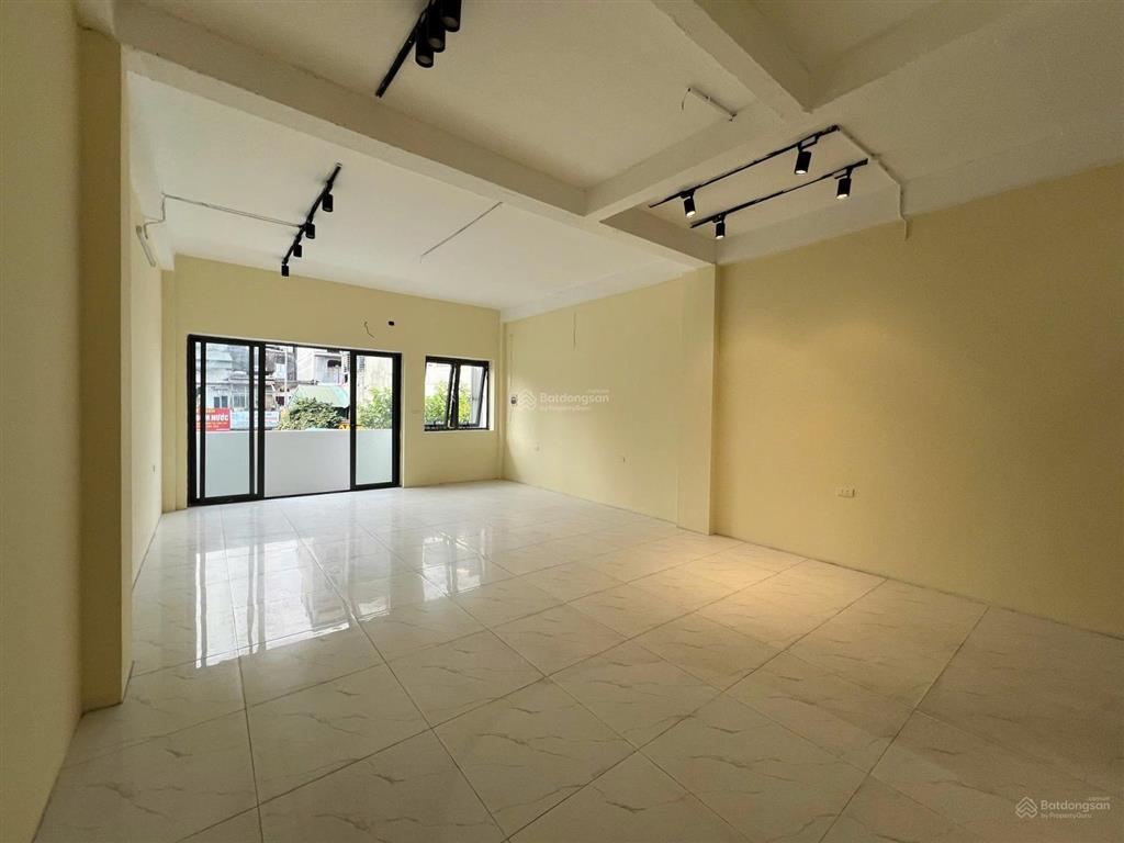 Cho thuê nhà liền kề đường trương định vị trí đẹp, kinh doanh tốt giá 30tr
