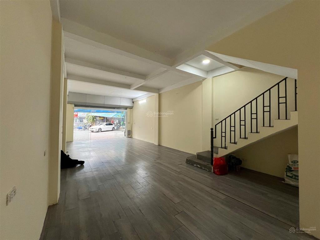 Cho thuê nhà liền kề đường trương định vị trí đẹp, kinh doanh tốt giá 30tr