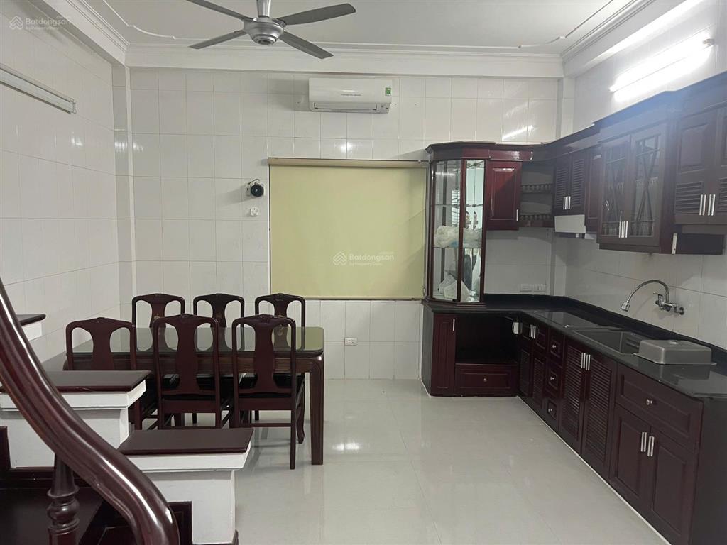Cho thuê gấp nhà riêng 50m2, 19 triệu vnd, 5pn, 4wc tại lê trọng tấn, nhà có gara ô tô 19 triệu