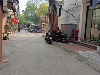 Cho thuê nr 3pn, 3wc, 30m2 tại tân mai, giá đẹp 11 triệu. ô tô 7 chỗ đỗ cửa