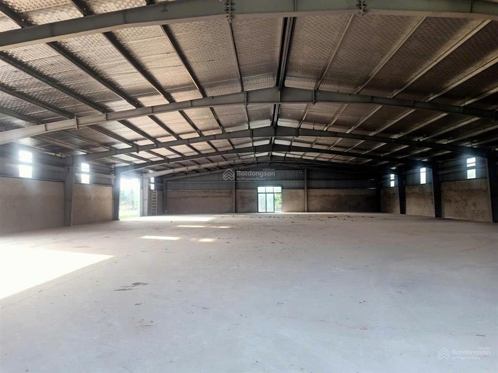 Cho thuê 16000m2 có 2.000m2 kho xưởng tại phú xuyên, hà nội. gần dự án sông hồng, vin olimpic
