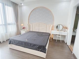 Bán căn 2 ngủ sáng 83m2  hướng nam tại times city giá chỉ 8,8 tỷ  đủ đồ.  0978 468 ***