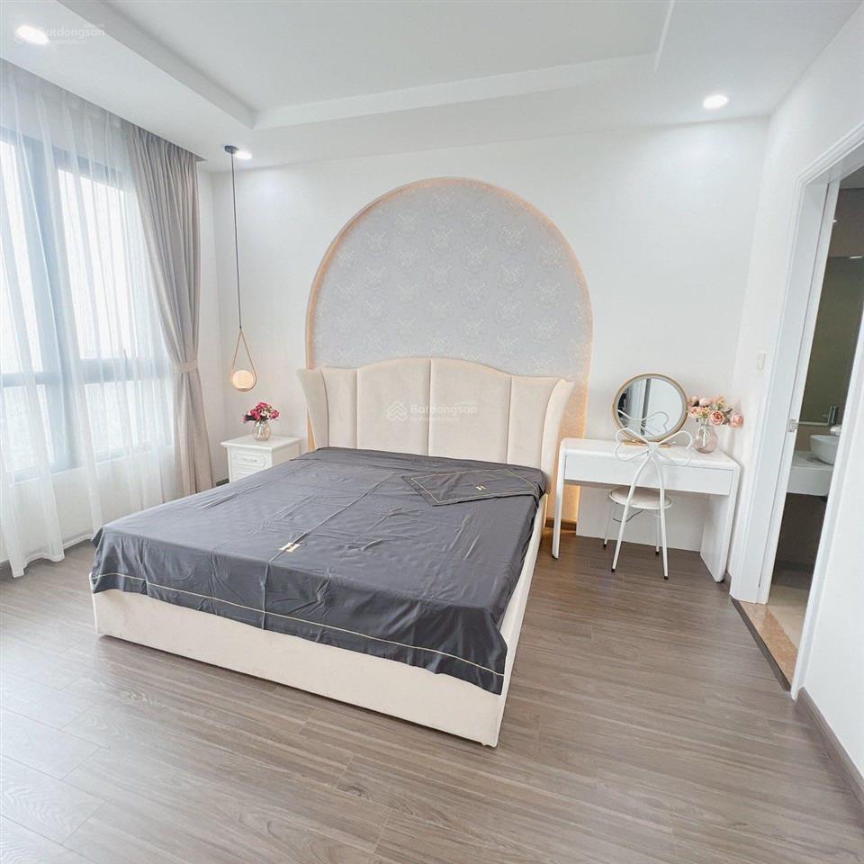 Siêu rẻ! căn 2 ngủ sáng 83m2 tại tòa vip t11 times city giá tốt chỉ 8 tỷ, đủ đồ.  0978 468 ***