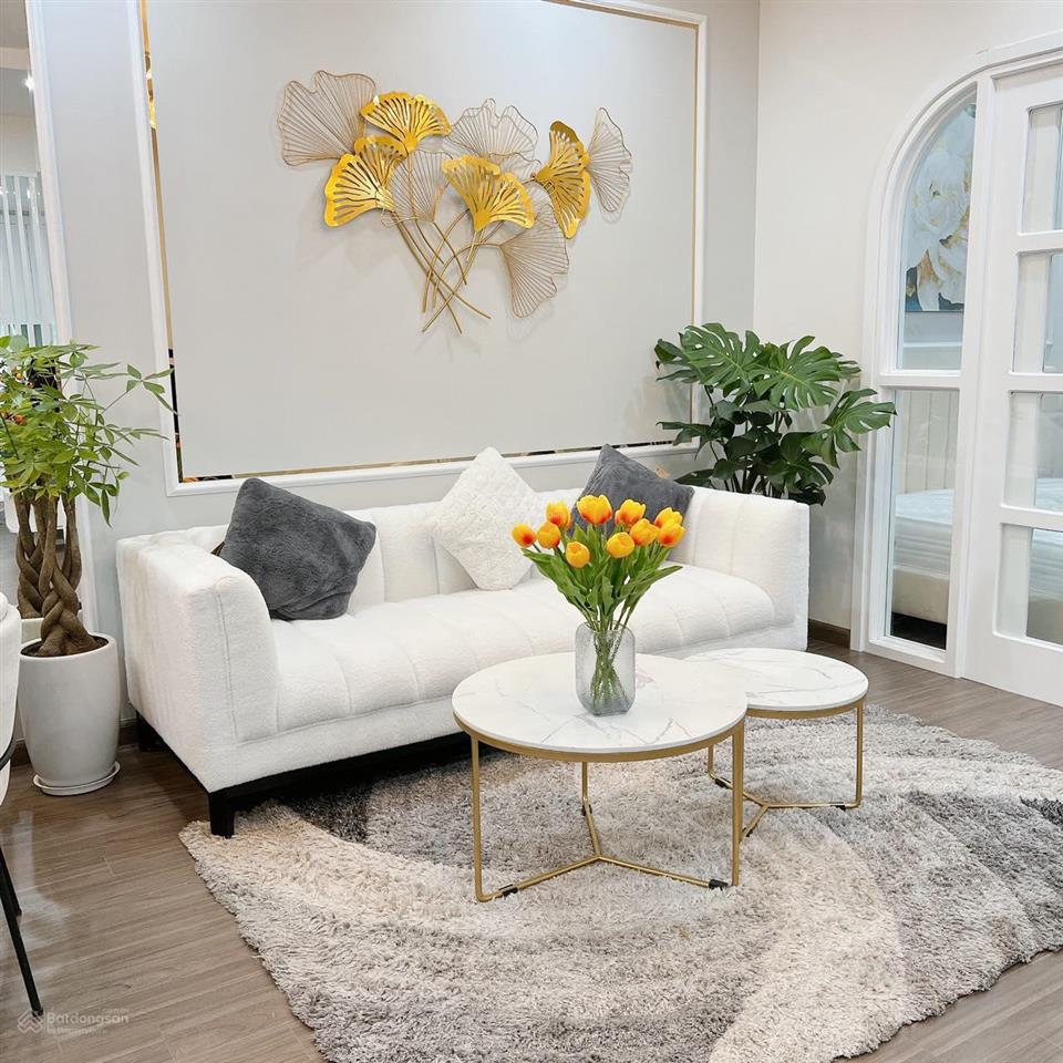 Giá hời căn 2 ngủ sáng 83m hướng nam tại times city giá chỉ 7 tỷ.  0978 468 ***