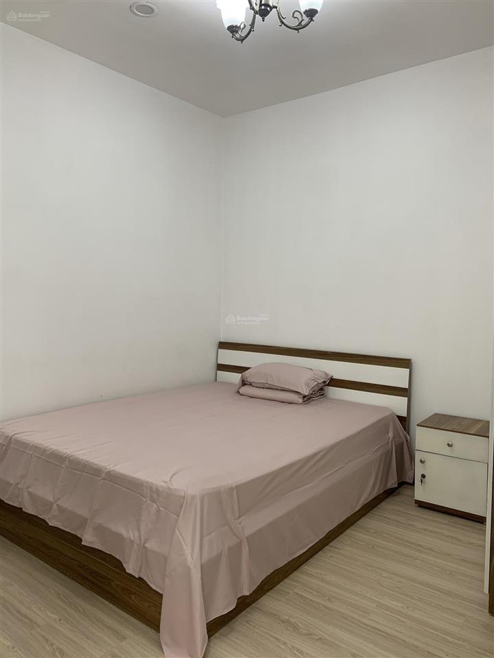Bán nhanh căn 2 ngủ tầng trung có slot oto tại times city giá chỉ 7,4 tỷ đủ đồ.  0978 468 ***