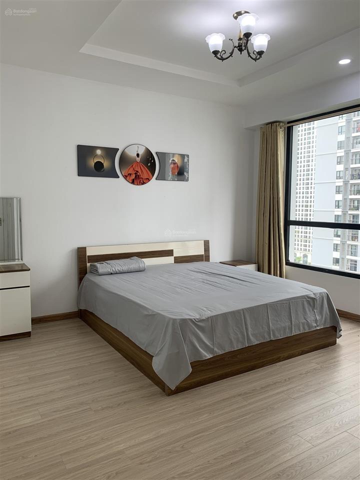 Bán nhanh căn 2 ngủ tầng trung có slot oto tại times city giá chỉ 7,4 tỷ đủ đồ.  0978 468 ***