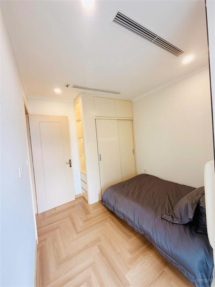 Bán căn 2 ngủ giá hời park hill times city chỉ 6,5 tỷ full đồ, nhà mới đẹp.  0978 468 ***