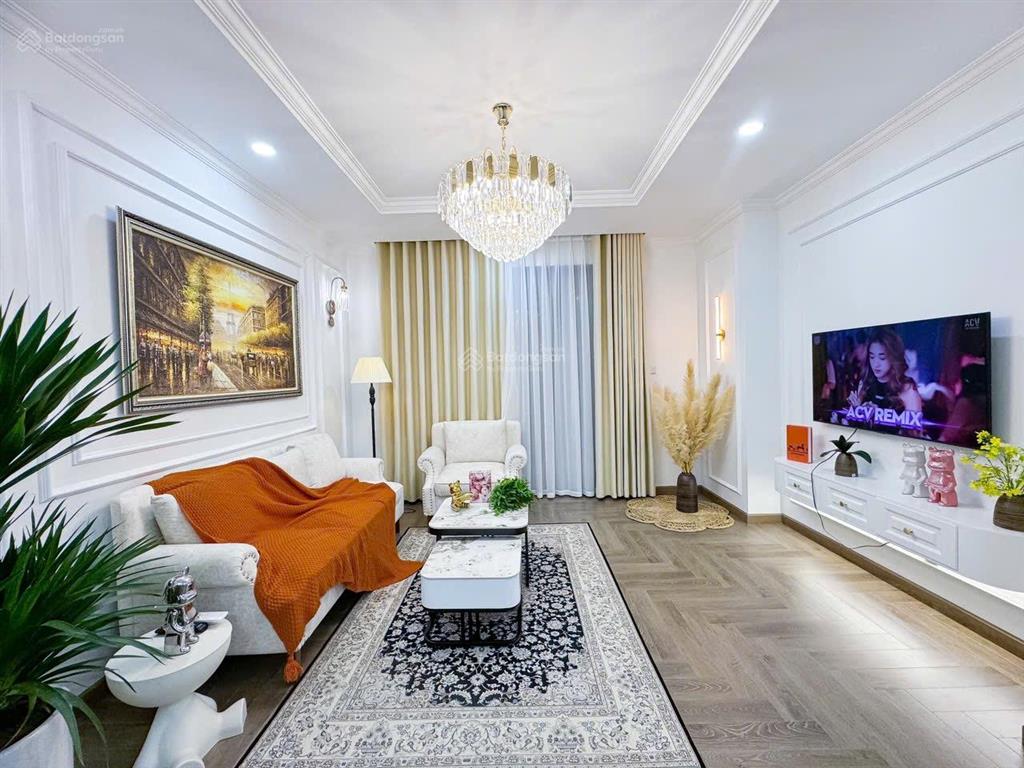 Bán ch times city, có slot ô tô  9,5 tỷ 2pn, 2wc bc hướng nam.  em 0901 793 ***