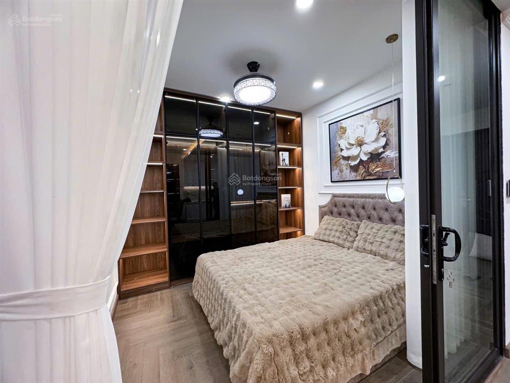 Bán ch times city, có slot ô tô  9,5 tỷ 2pn, 2wc bc hướng nam.  em 0901 793 ***