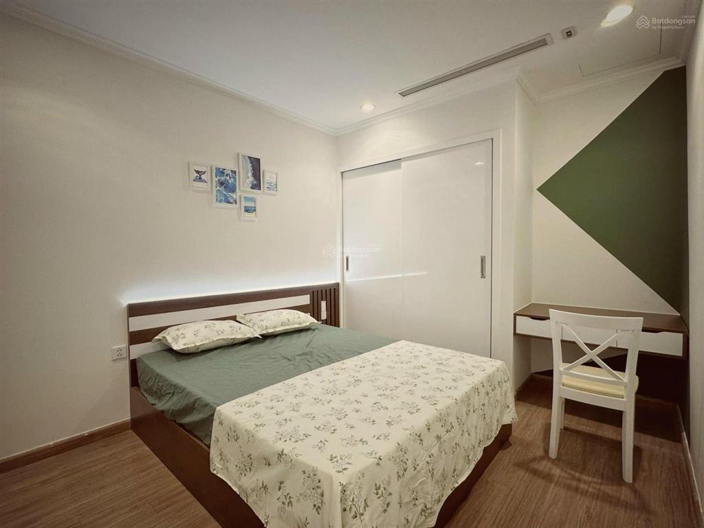 Quá rẻ căn 2pn park hill giá 8.1 tỷ tầng trung đẹp.  em 0901 793 ***