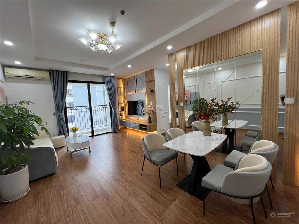 Hoa hậu 87m2  giá 10 tỷ  2pn sáng hướng nam nhạc nước tòa t7 times city   090179328