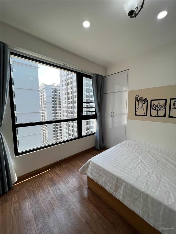 Hoa hậu 87m2  giá 10 tỷ  2pn sáng hướng nam nhạc nước tòa t7 times city   090179328