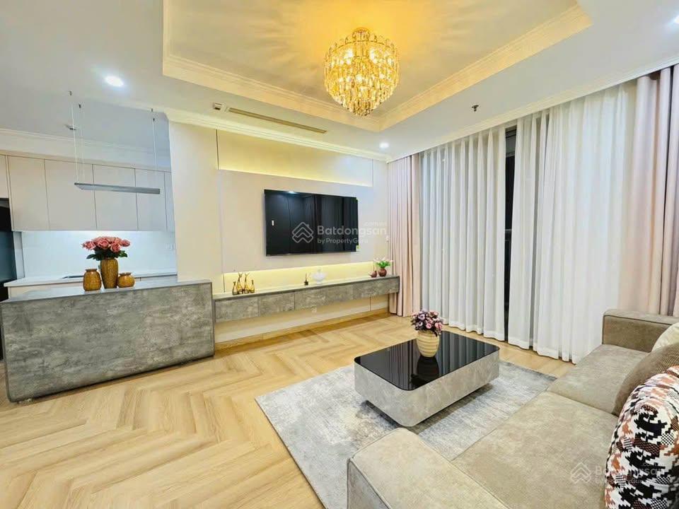Bán căn hộ times city, giá ưu đãi 12 tỷ, 117m2, 3pn, 2wc, đầy đủ nội thất, có slot xe ô tô