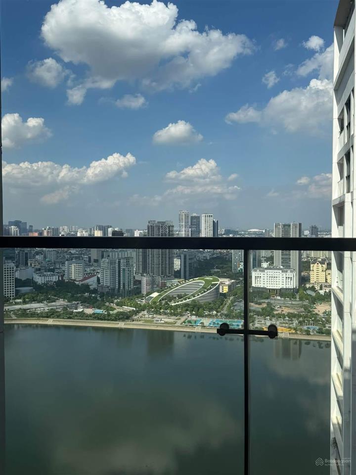 Sẵn căn cho thuê 2pn ở ngay. căn đẹp, view hồ. full nội thất xịn, mịn sang trọng vinhomes skylake