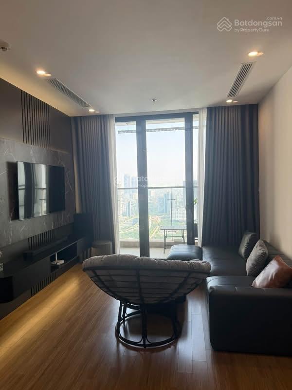 Sẵn căn cho thuê 2pn ở ngay. căn đẹp, view hồ. full nội thất xịn, mịn sang trọng vinhomes skylake