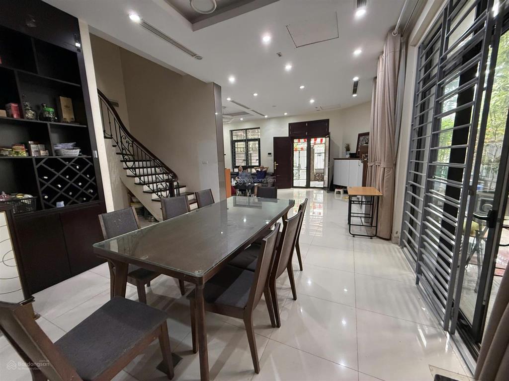 Bán gấp căn biệt thự đl góc tasco xuân phương. căn vip vị trí đắc địa ngay ngã tư đường lớn giá tốt