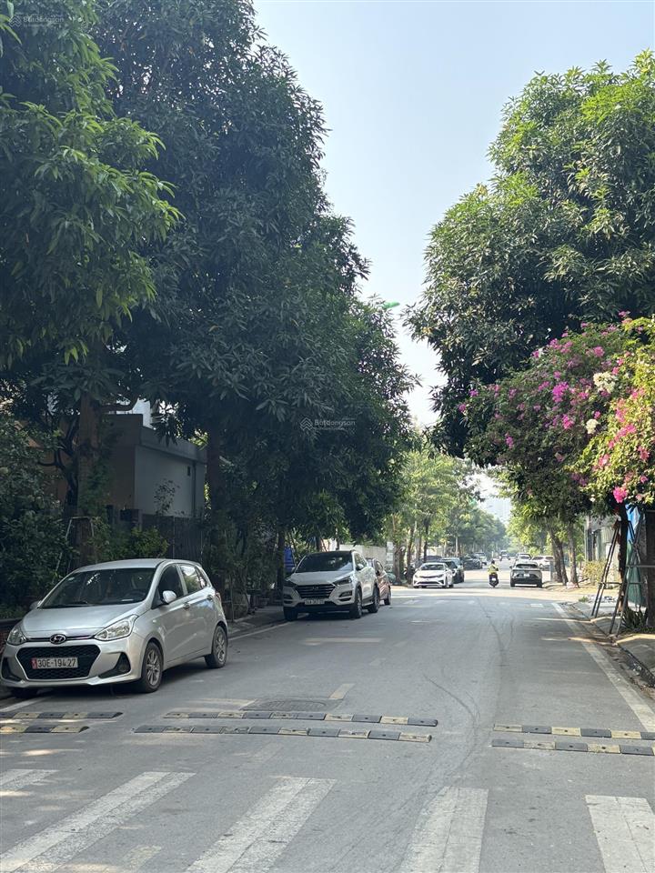 Bán gấp căn biệt thự đl góc tasco xuân phương. căn vip vị trí đắc địa ngay ngã tư đường lớn giá tốt