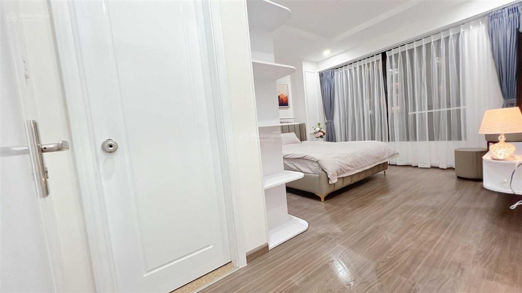 Chính chủ cần bán hoa hậu 4pn vinhomes metropolis 148m2 tòa m3 căn 10 tầng cao view hồ tây siêu đẹp