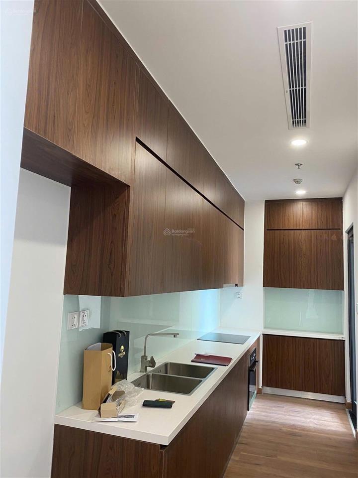 Bán căn 2 phòng ngủ hinode minh khai, có lốt oto, view sông hồng, giá từ 8.7 tỉ.  0866 445 ***