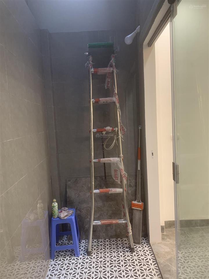 Cho thuê nhà ở mặt ngõ 141 phố giáp nhị ,ô tô vào đượcdiện tích 60 m x1,5 tầng  giá 7 triệu/tháng