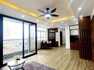 Gia đình cần bán gấp chcc giải phóng 90m2, 3 ngủ, full nội thất cao cấp về sẵn ở. căn góc, tầng đẹp