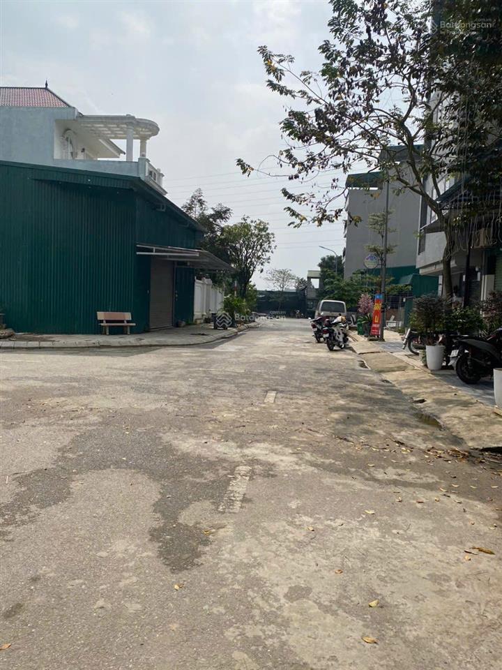 Bán đất mặt tiền 5m  60m²  đông la, hoài đức  cạnh hồ điều hòa  gần trư