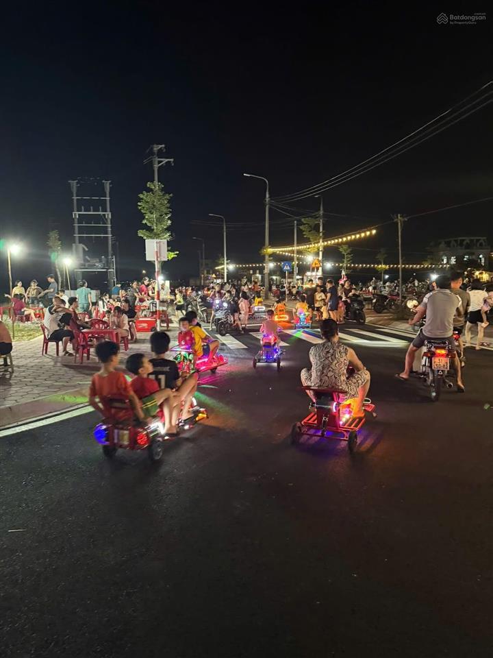 Bán đất đấu giá liên mạc mê linh hà nội nay là xã yên lãng hà nội. 95m2 đường 24m sổ đỏ chính chủ.