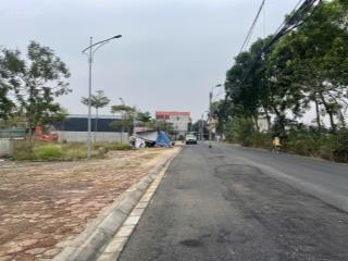 Bán đất đấu giá liên mạc mê linh hà nội nay là xã yên lãng hà nội. 95m2 đường 24m sổ đỏ chính chủ.