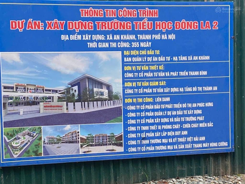 Bán đất kinh doanh đối diện trường cấp 1 đông la view hồ điều hòa có nhà cho thuê 5tr/ tháng