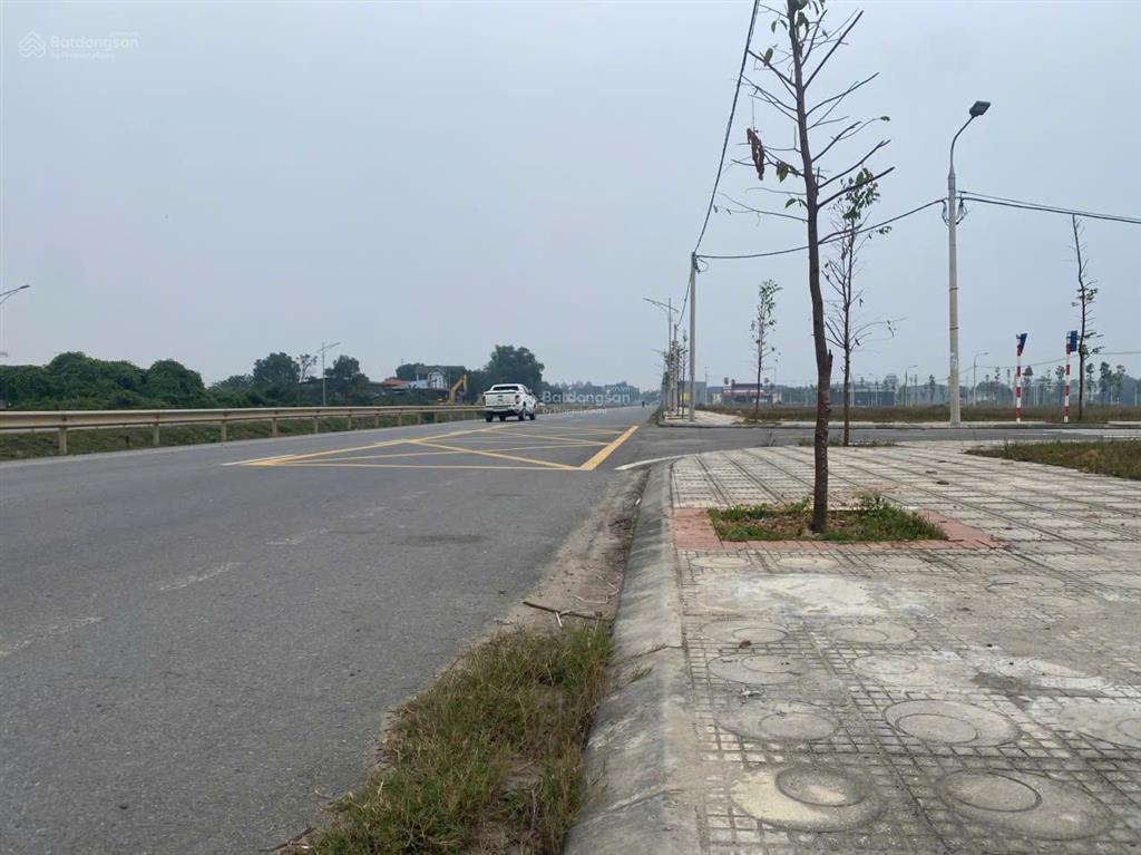 Bán đất mặt đường ql32 khu đấu giá 14 dân quyền tam nông phú thọ. cạnh quán cofe sổ đỏ chính chủ.