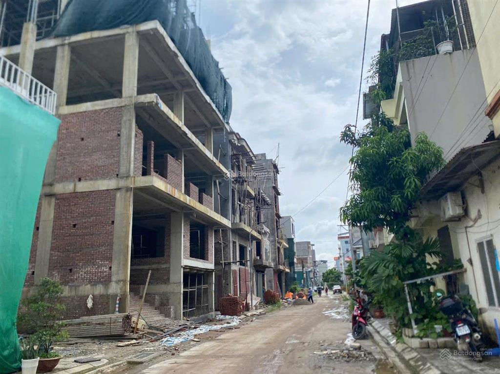 Đấu giá x2 la tinh đông la hoài đức đã giảm sâu, 65m2 giá 8tỷ sổ đỏ chính chủ hướng đn gần hồ