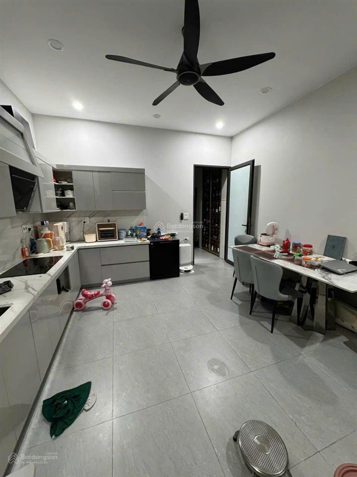 Bán rẻ căn nhà 4 tầng xây mới tâm huyết đầy đủ nội thất sang trọng, 65m2 mặt tiền 4,5m, đường 7m .