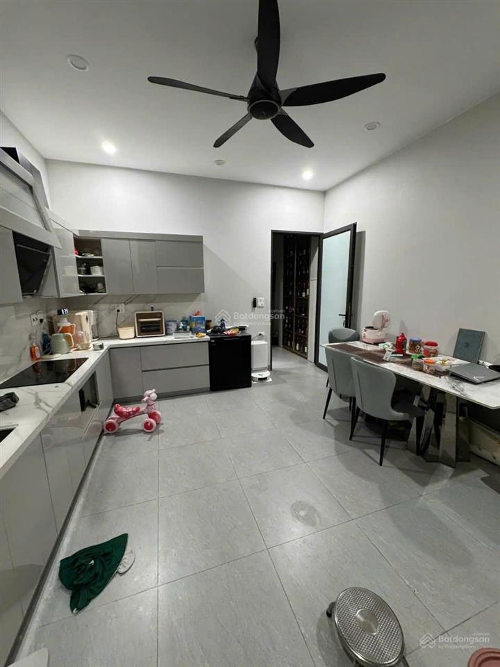 Bán rẻ căn nhà 4 tầng xây mới tâm huyết đầy đủ nội thất sang trọng, 65m2 mặt tiền 4,5m, đường 7m .