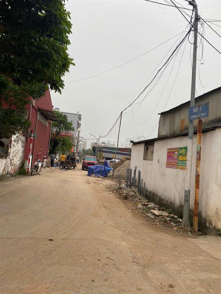 Bán nhà mặt đường vieu hồ và nhìn cổng trường học cấp 1 đông la hoài đức hn nhà cho thuê kinh doanh