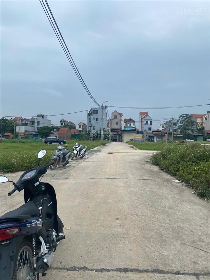 Hot 61tr/m2 mặt đường cổng chợ xã hưng đạo, hn. đường 4 xe tránh, kinh doanh tốt