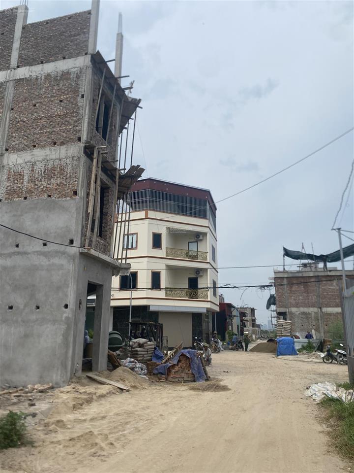 Bán ô đất hướng đông nam 65m2 mặt tiền 4,5m giá 7,8 tỷ có thương lượng đường ô tô tránh nhau
