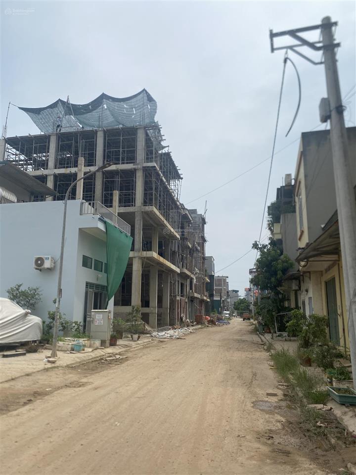 Bán ô đất hướng đông nam 65m2 mặt tiền 4,5m giá 7,8 tỷ có thương lượng đường ô tô tránh nhau