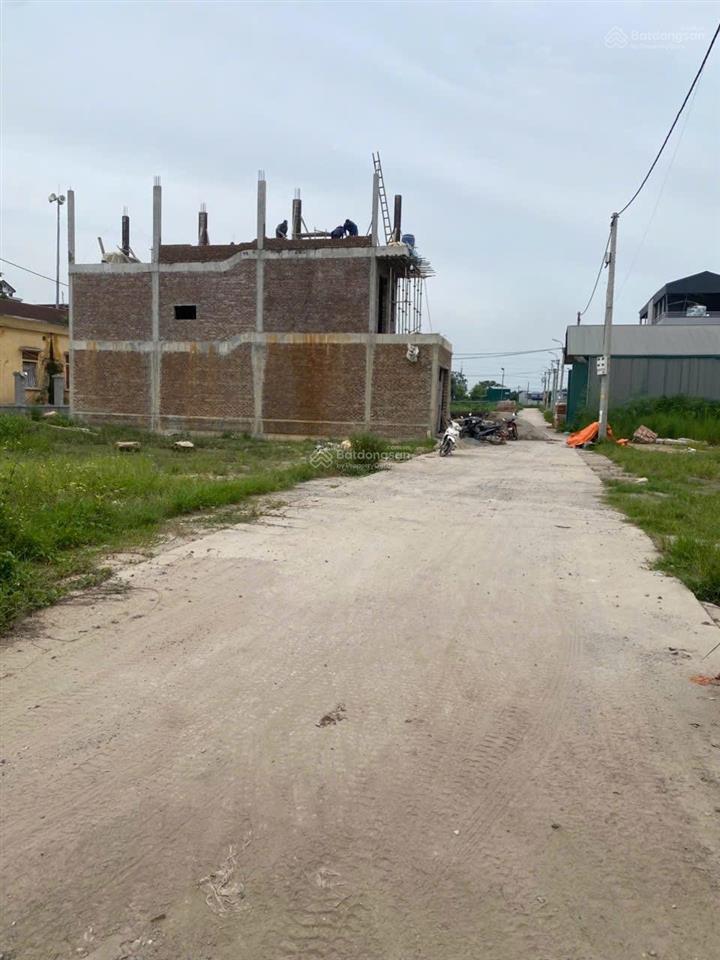 Bán lô đất cổng chợ hưng đạo hà nội diện tích 78 mét vuông sổ đỏ chính chủ, đường 15 m view hồ.