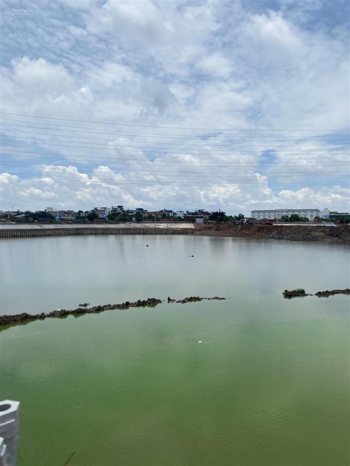 8ty ô đất siêu đẹp diện tích 65 m2 sổ đỏ chính chủ ô tô đỗ cửa view hồ điều hòa gần trường học.