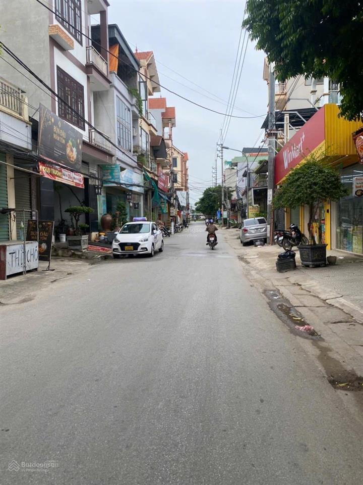 Bán lô đất cổng chợ hưng đạo tân phú hà nội 78m2 mặt tiền 5 m đường trước nhà 18 m sổ đỏ vĩnh viễn.