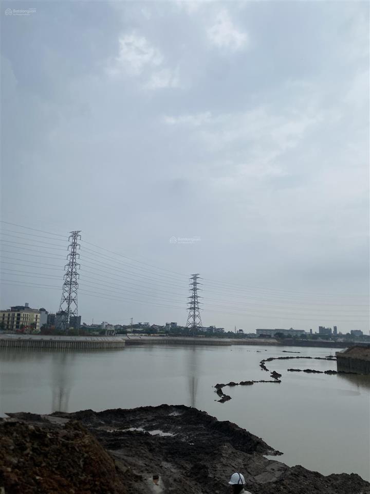 65m2 hướng đông nam, mặt tiền 4,5 m đường trước nhà 7 m ô tô đỗ cửa sổ đỏ vĩnh viễn gần hồ điều hoà