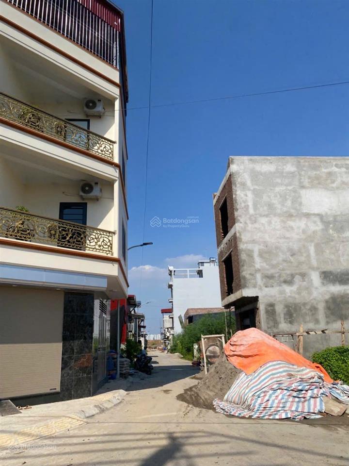Chính chủ bán lô đất 65m2 mặt tiền 4,5 m hướng đông nam view hồ điều hòa bên cạnh đường vành đai 4