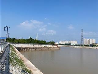 Chính chủ bán lô đất 65m2 mặt tiền 4,5 m hướng đông nam view hồ điều hòa bên cạnh đường vành đai 4.