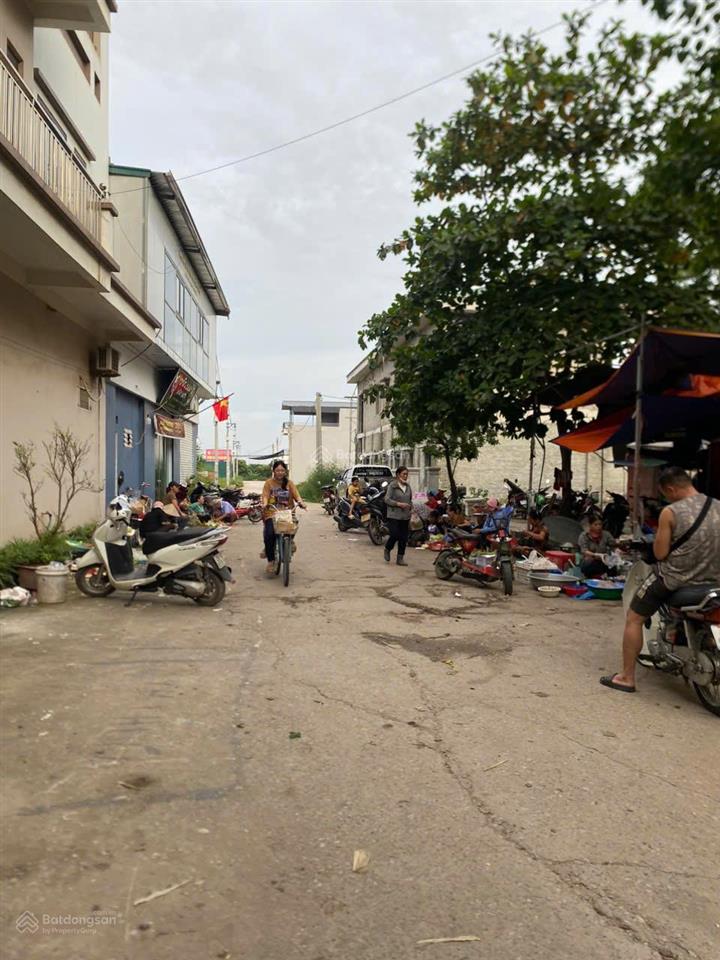 5 tỷ là sở hữu ô đất đấu giá cổng chợ hưng đạo (xã tân phú quốc oai). 87m2 mặt tiền 5m quay vào chợ
