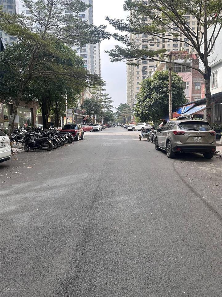 Bán nhà khu đô thị Văn Khê, Trục đường chính kinh doanh, Ngay chân chung cư
